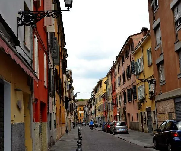 Apartament Downtown In